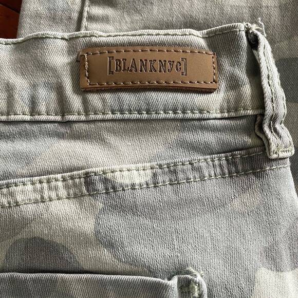 BlankNYC The Sullivan Light Green Camo Printed Pants Jeans Stretchy Y2K - Picture 5 of 6